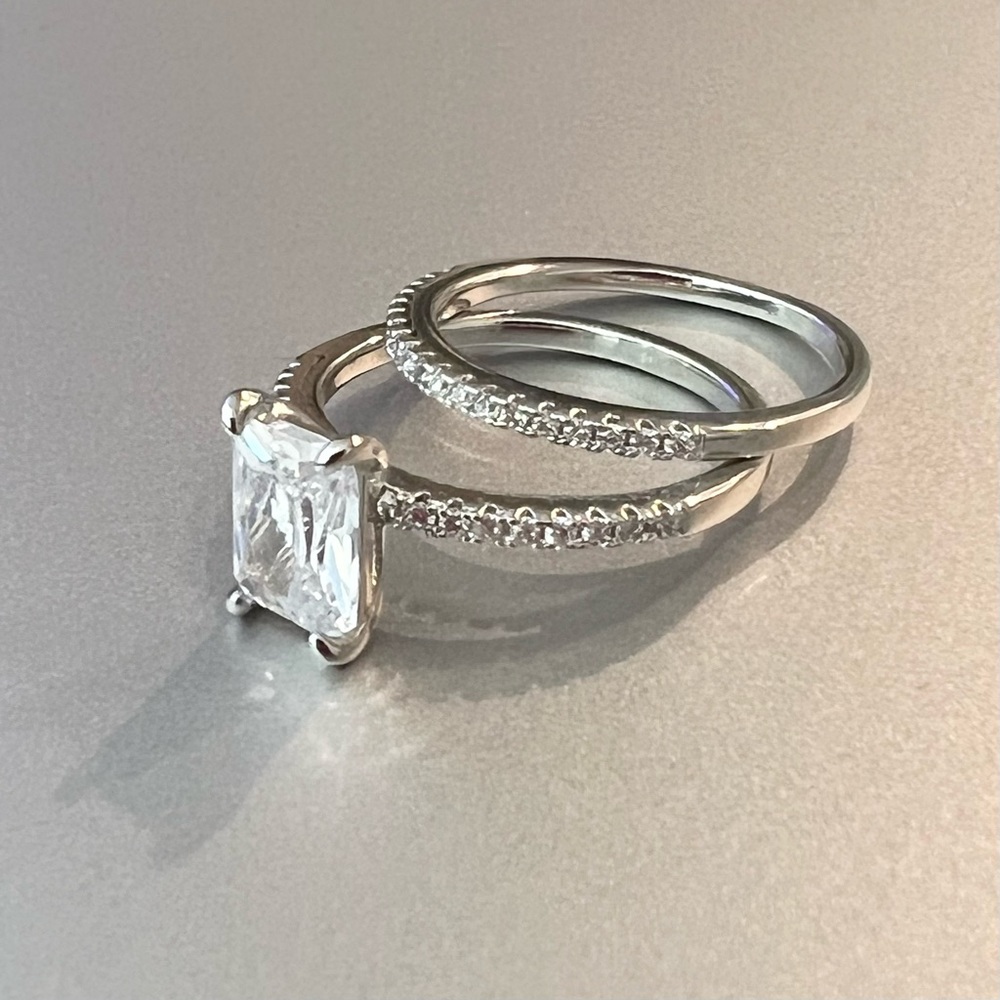 Diamond Wedding ring set NWOT